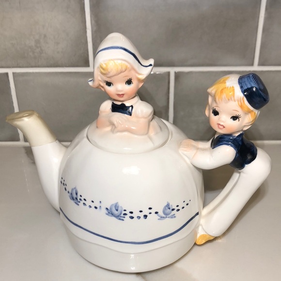 Enesco Other - ENESCO DUTCH TEAPOT